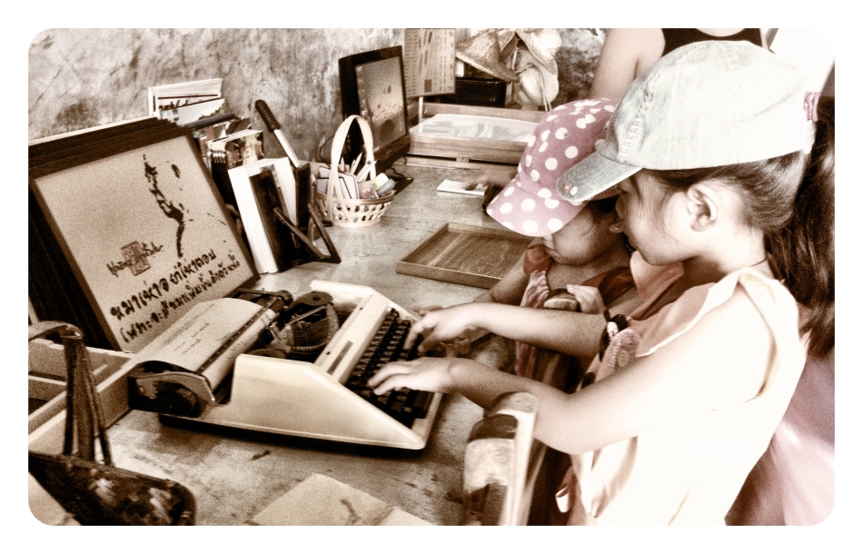 Found this ancient typewriter with Thai characters in old Phuket town